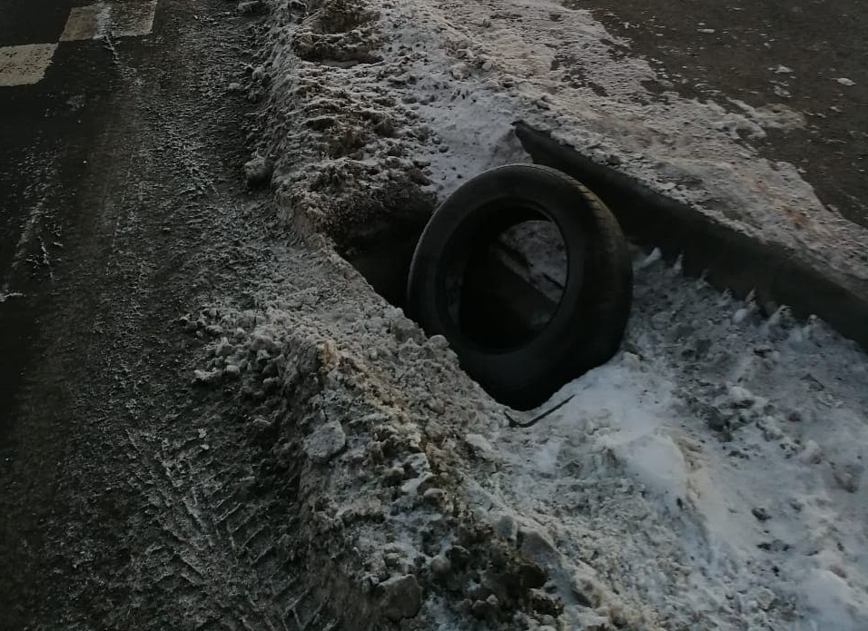 Производство канализационных люков в Челябинске. Люка на дне