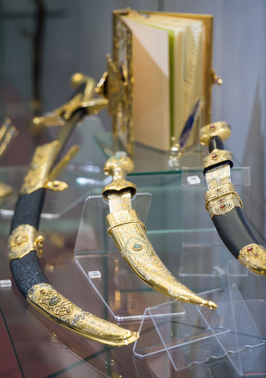 Богатство декора — отличительный знак златоустовского оружия