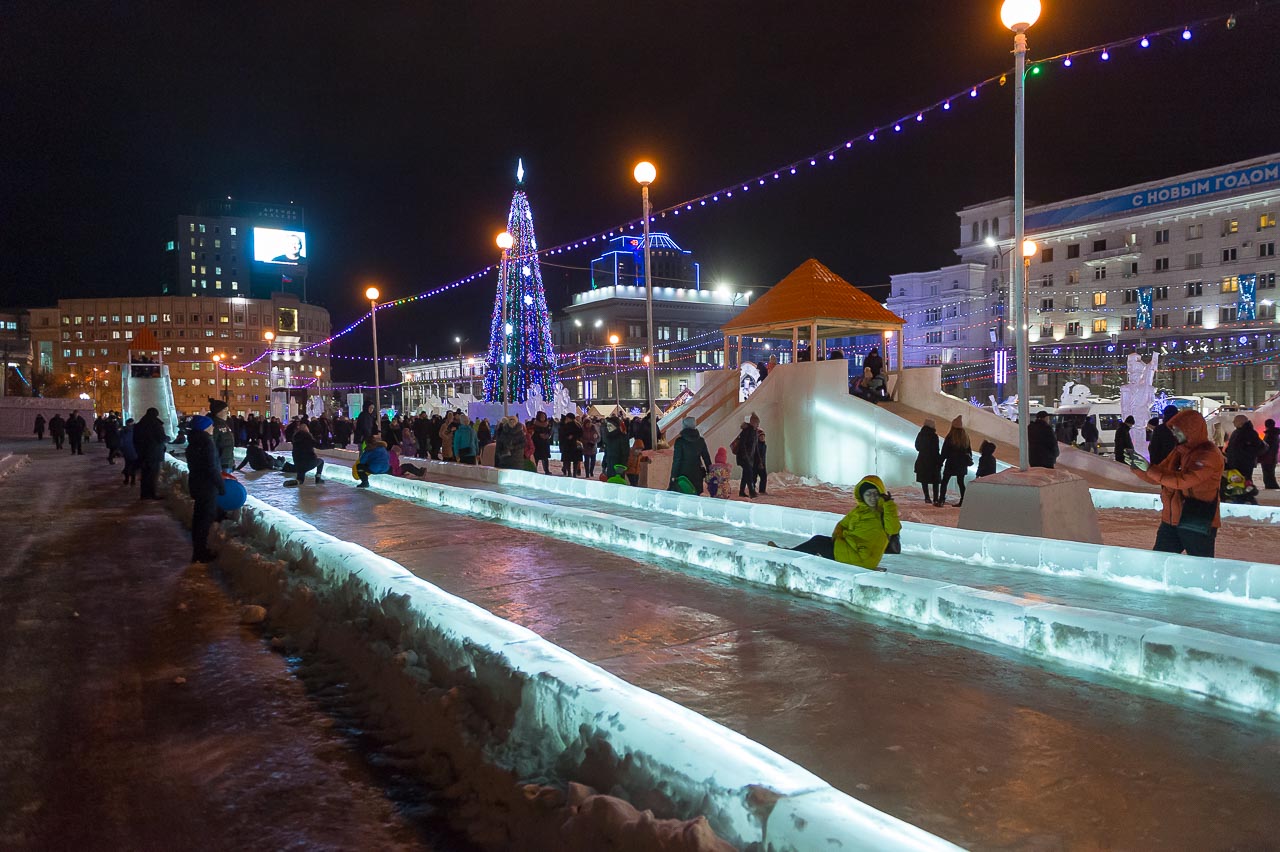 Горки на площади революции Челябинск