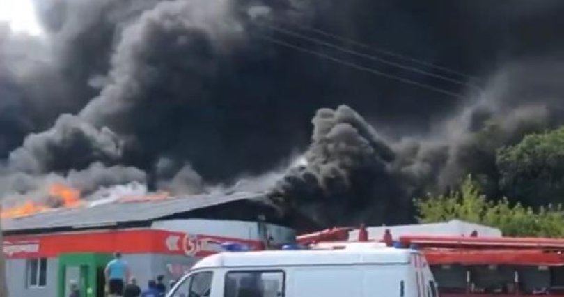 На Южном Урале вспыхнул магазин — 
37 человек эвакуированы
