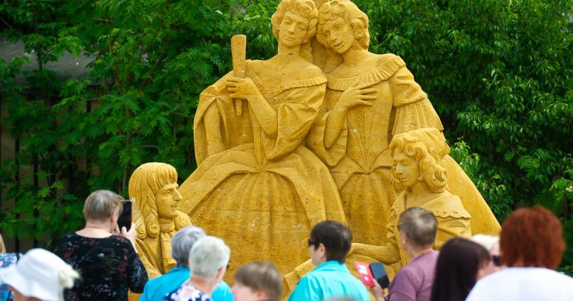 В Челябинске открылся фестиваль песочной 
скульптуры
