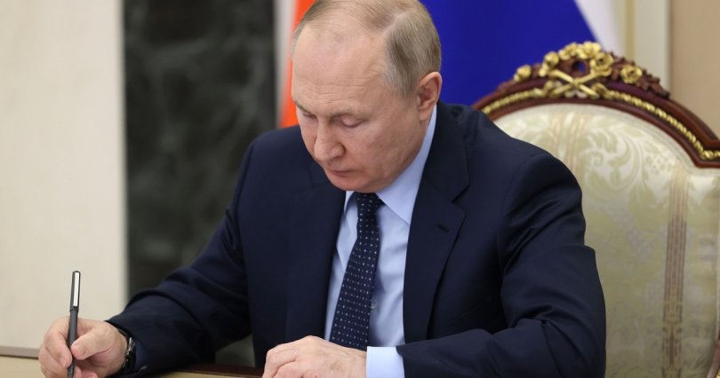 Владимир Путин поручил провести 
индексацию зарплат бюджетников
