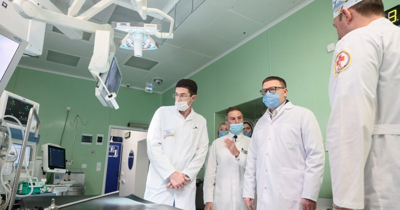 Губернатор Алексей Текслер посетил новые 
операционные областной больницы
