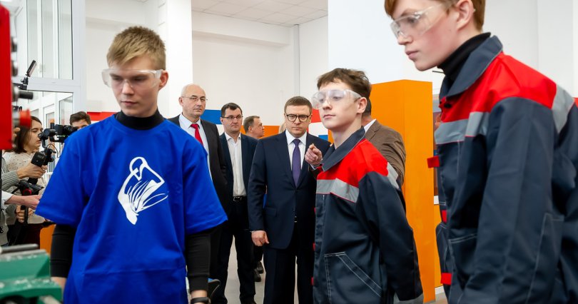 Алексей Текслер посетил Челябинский 
механико-технологический техникум
