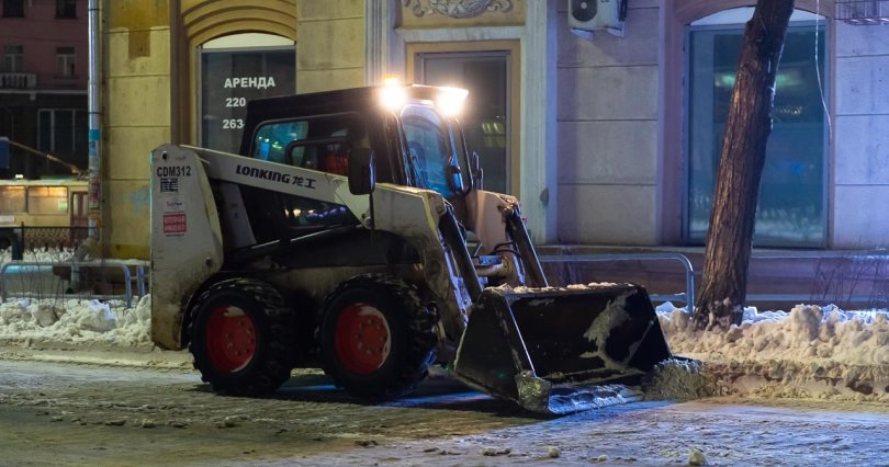 В Челябинске проверят кучи снега под 
дорожной развязкой
