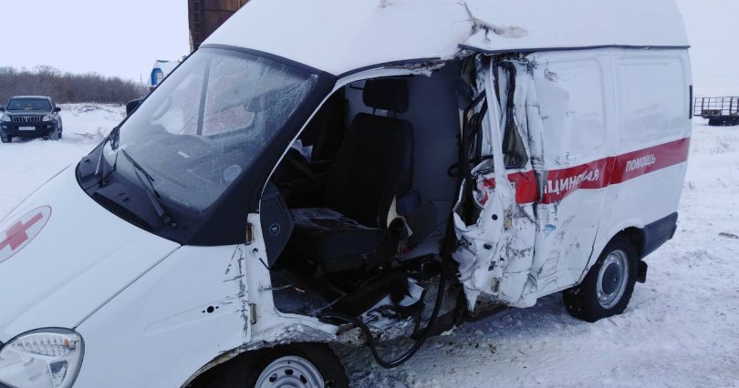 В Челябинской области в аварии со скорой 
погибла пациентка, пять человек 
пострадали
