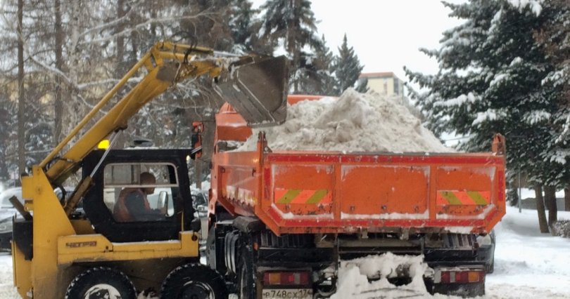 В Челябинске сегодня работают 76 единиц 
снегоуборочной техники
