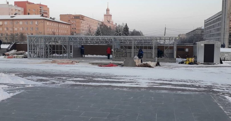 В Челябинске приостановили 
строительство павильонов возле памятника 
Курчатову
