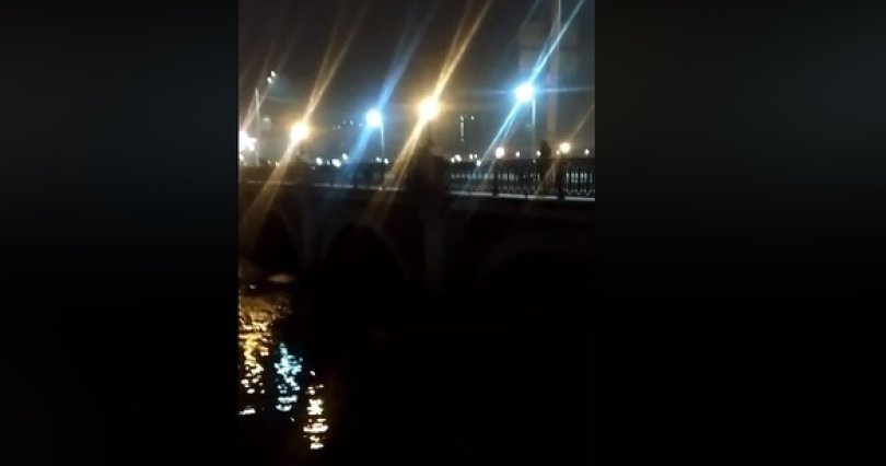 В Челябинске девушка ночью спрыгнула 
с моста в реку
