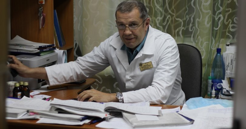 В Челябинске скончался хирург, 
работавший в «красной» зоне
