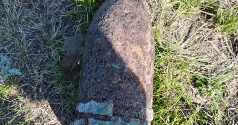 В Челябинске на берегу реки Миасс нашли 
артиллерийский снаряд
