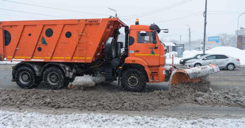 На улицы Челябинска вывели 
79 снегоуборочных машин
